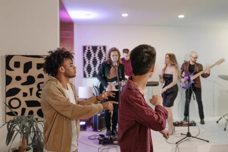 Who Holds the Mic Now: Inside the Asian Diaspora Spaces That Are Quietly Deciding Who Blows Up